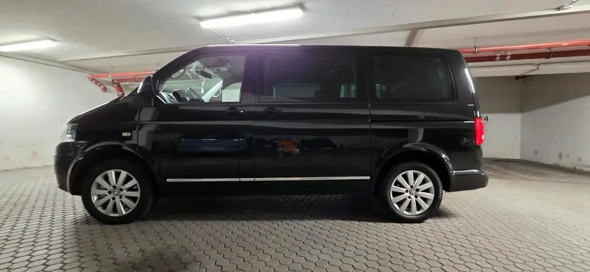 Gebraucht VW Multivan Highline 180 PS (132 kW) 2011 Schwarz Van / Kleinbus