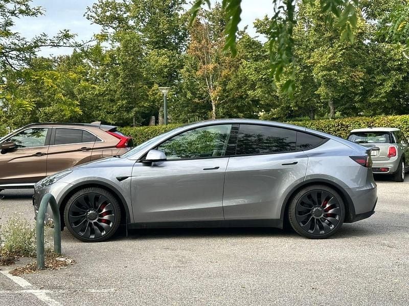 Gebraucht Tesla Model Y Performance 392 kW (534 PS) 2024 Silber SUV