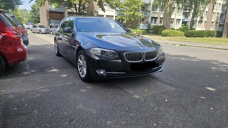 Schwarz Gebraucht 2010 BMW 520 Kombi | 7.500 € (Fairer Preis) - Bild 1/4