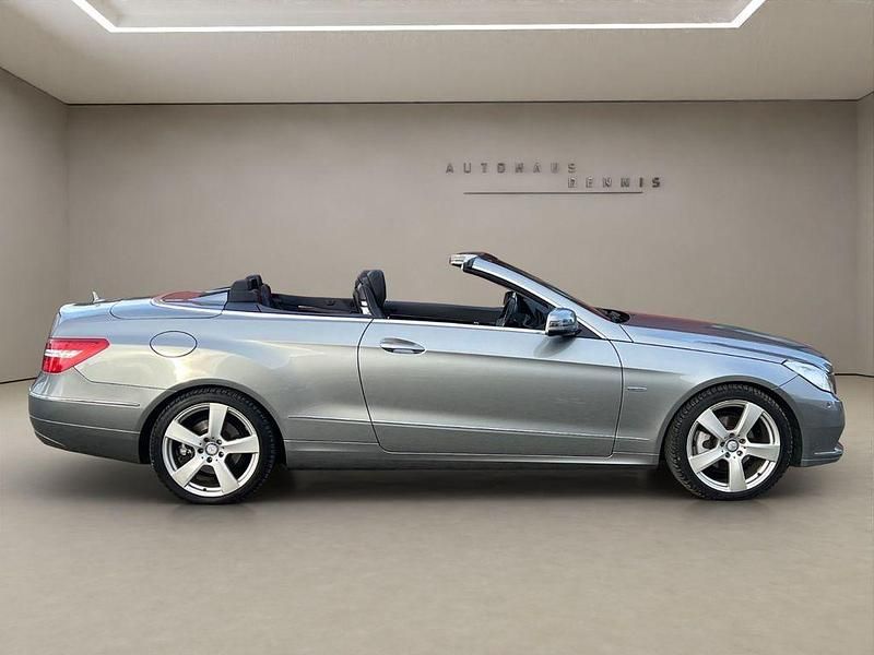 Gebraucht Mercedes E250 204 PS (150 kW) 2011 Silber Cabrio