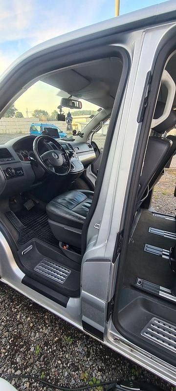 Gebraucht VW Multivan 174 PS (127 kW) 2008 Silber Van