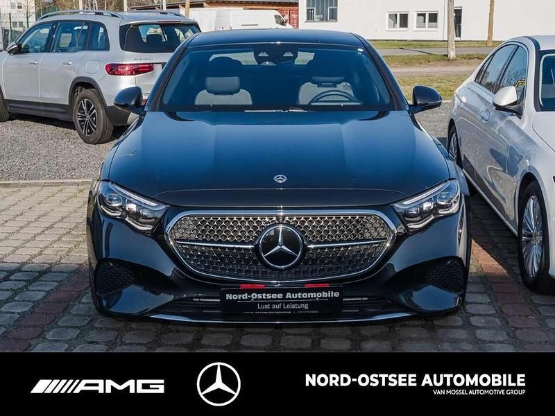 Gebraucht Mercedes E300 Avantgarde 313 PS (230 kW) 2024 Metalliclack graphitgrau Limousine