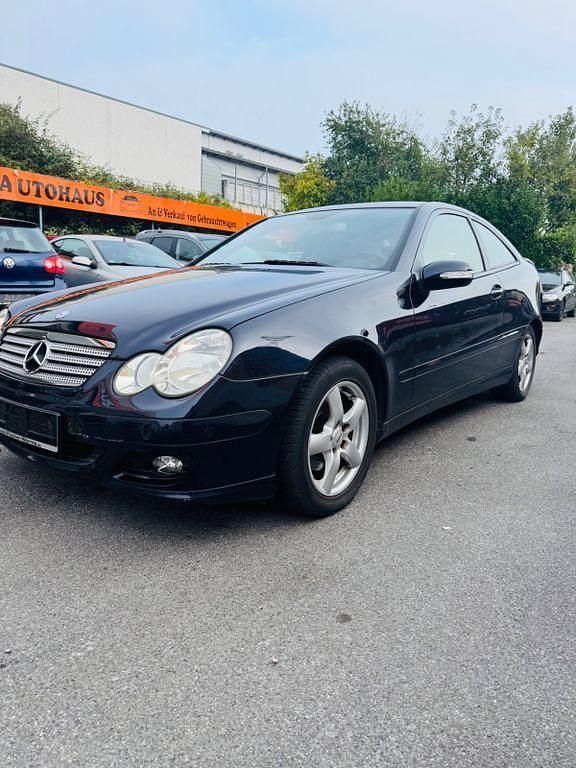 Blau Gebraucht 2005 Mercedes C180 Coupé | 2.000 € (Superpreis) - Bild 1/4