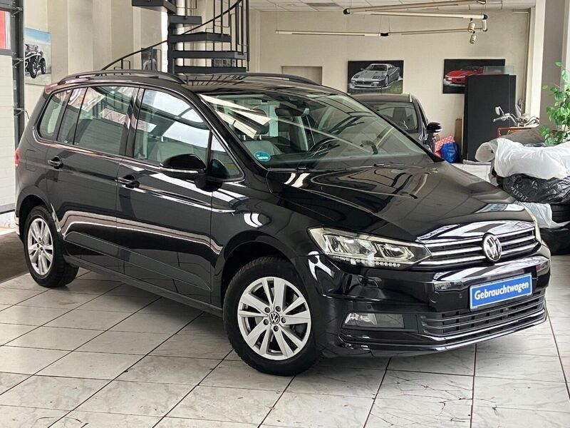 Andere Gebraucht 2022 VW Touran Comfortline Van / Kleinbus | 29.480 € (Guter Preis) - Bild 1/4