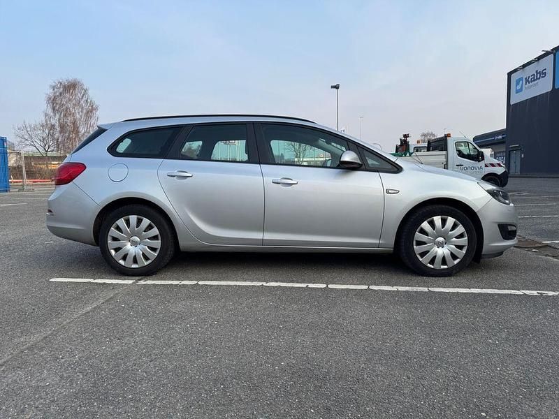 Gebraucht Opel Astra Eco 110 PS (80 kW) 2014 Silber Limousine