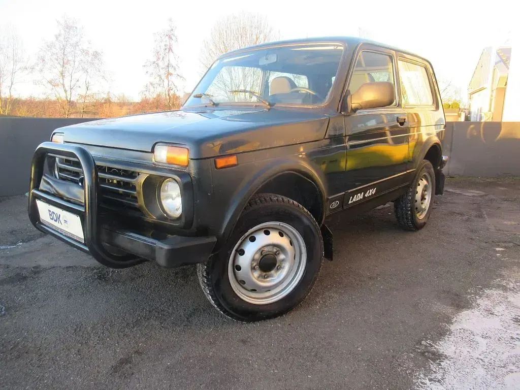 Gebraucht Lada niva 83 PS (61 kW) 2018 Grün SUV