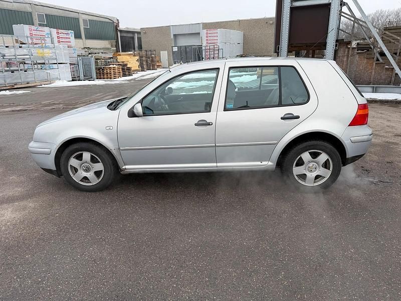 Gebraucht VW Golf III 100 PS (73 kW) 1998 Silber Limousine