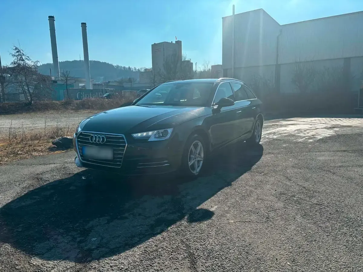 Gebraucht Audi A4 150 PS (110 kW) 2016 Schwarz Kombi
