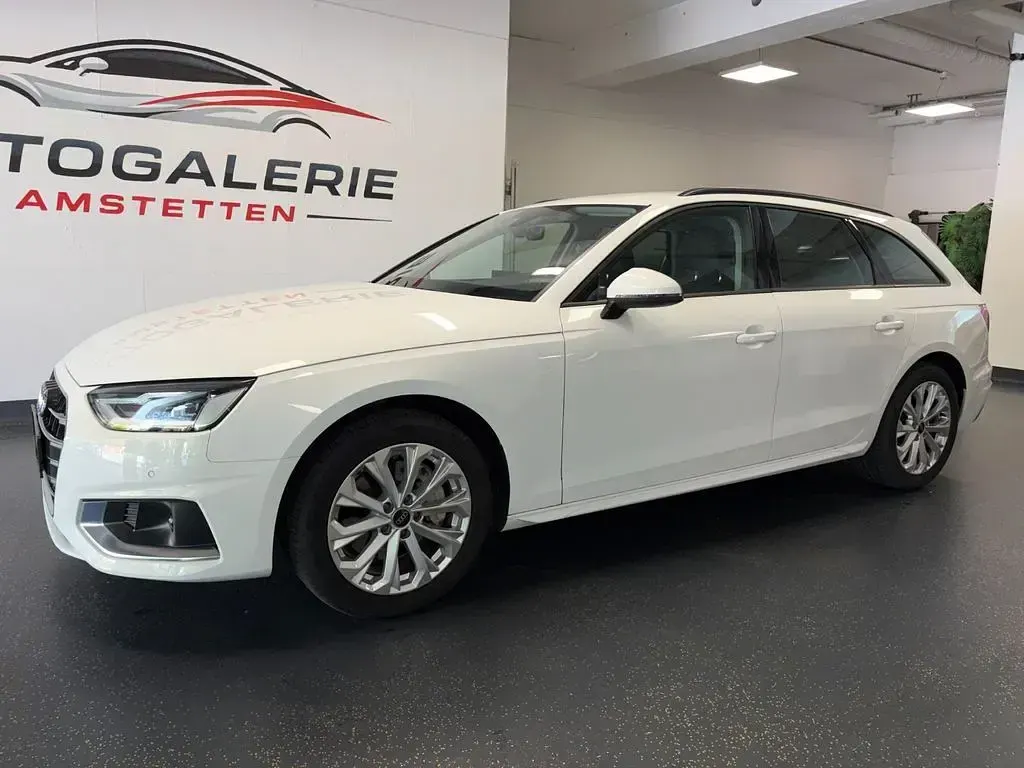 Gebraucht Audi A4 Sport 204 PS (150 kW) 2023 Weiß Limousine