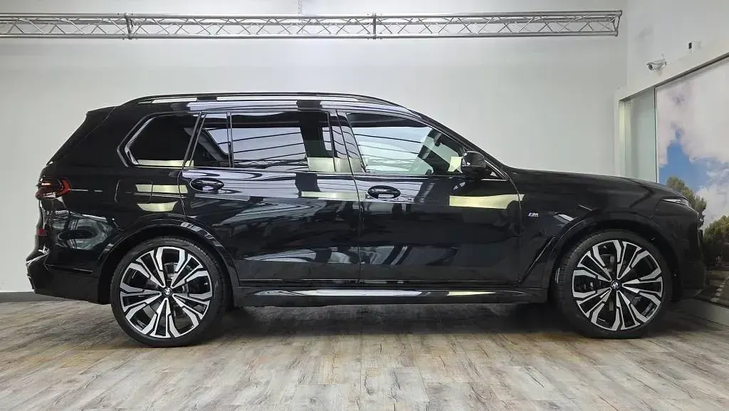 Gebraucht BMW X7 M Sport 352 PS (258 kW) 2025 (0475) saphirschwarz metallic SUV