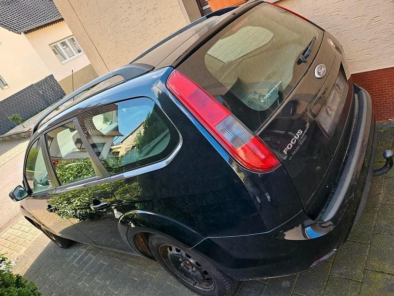 Gebraucht Ford Focus 101 PS (74 kW) 2008 Schwarz Kombi