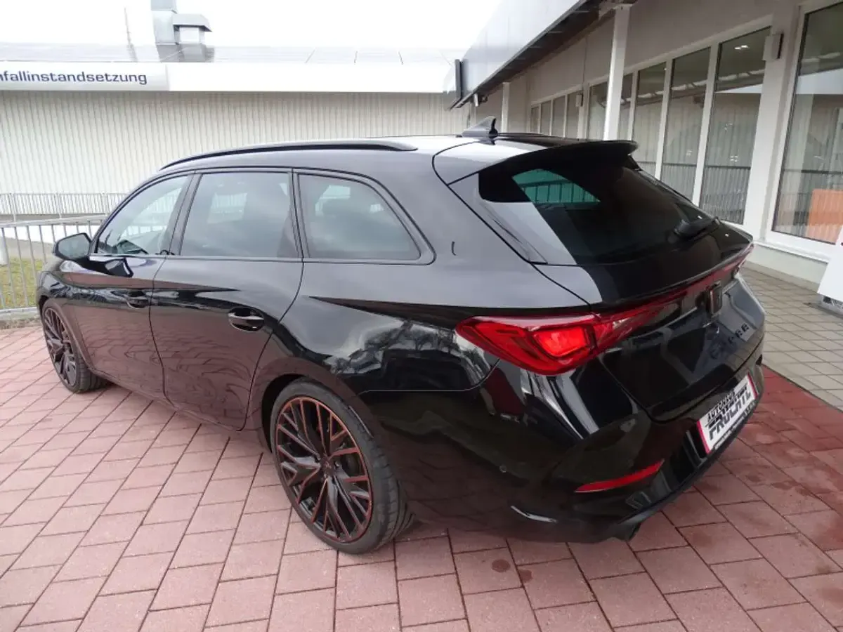 Gebraucht Cupra Leon VZ 245 PS (180 kW) 2023 Midnight schwarz (metallic) Kombi