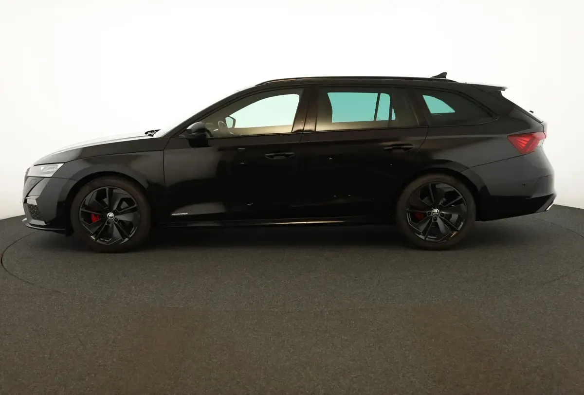 Gebraucht Skoda Octavia RS 200 PS (147 kW) 2024 Black magic perleffekt Kombi
