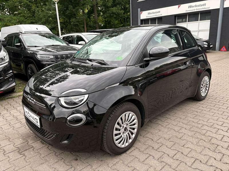 Schwarz Gebraucht 2023 Fiat 500e Kleinwagen | 25.989 € (Teuer) - Bild 1/4