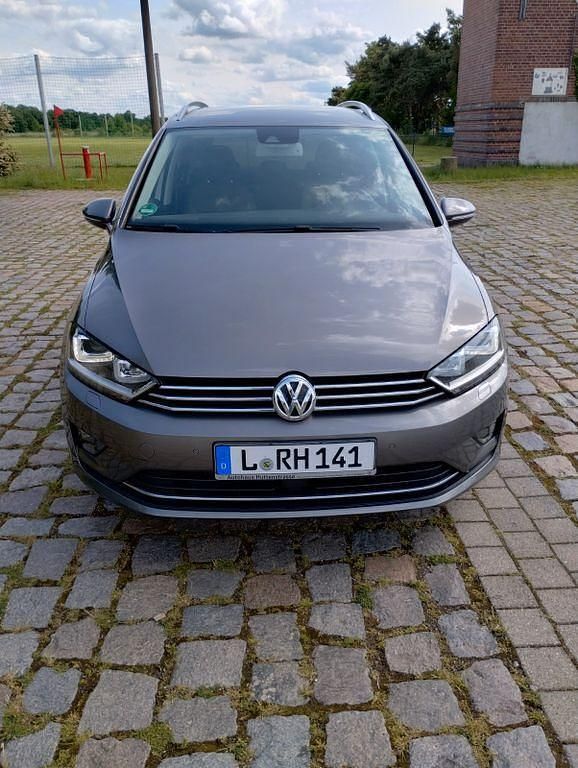 Grau Gebraucht 2014 VW Golf Sportsvan Highline Van / Kleinbus | 10.990 € (Guter Preis) - Bild 1/4