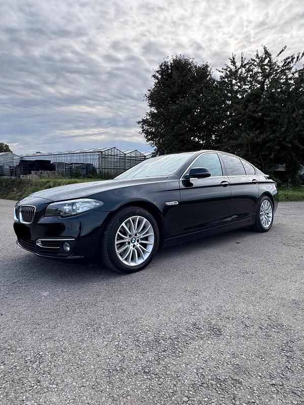 Schwarz Gebraucht 2014 BMW 525 Luxury Line Limousine | 13.250 € (Fairer Preis) - Bild 1/4