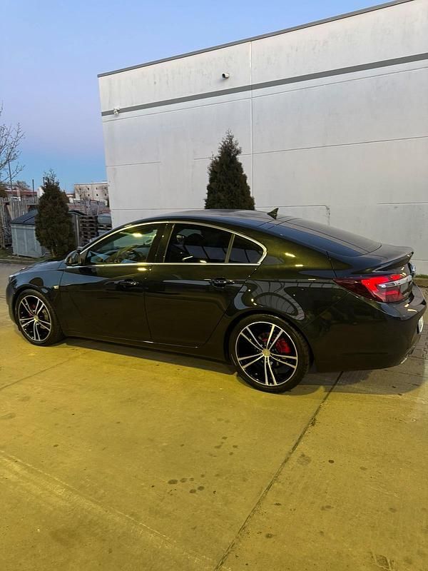 Gebraucht Opel Insignia Eco 140 PS (102 kW) 2014 Schwarz Limousine