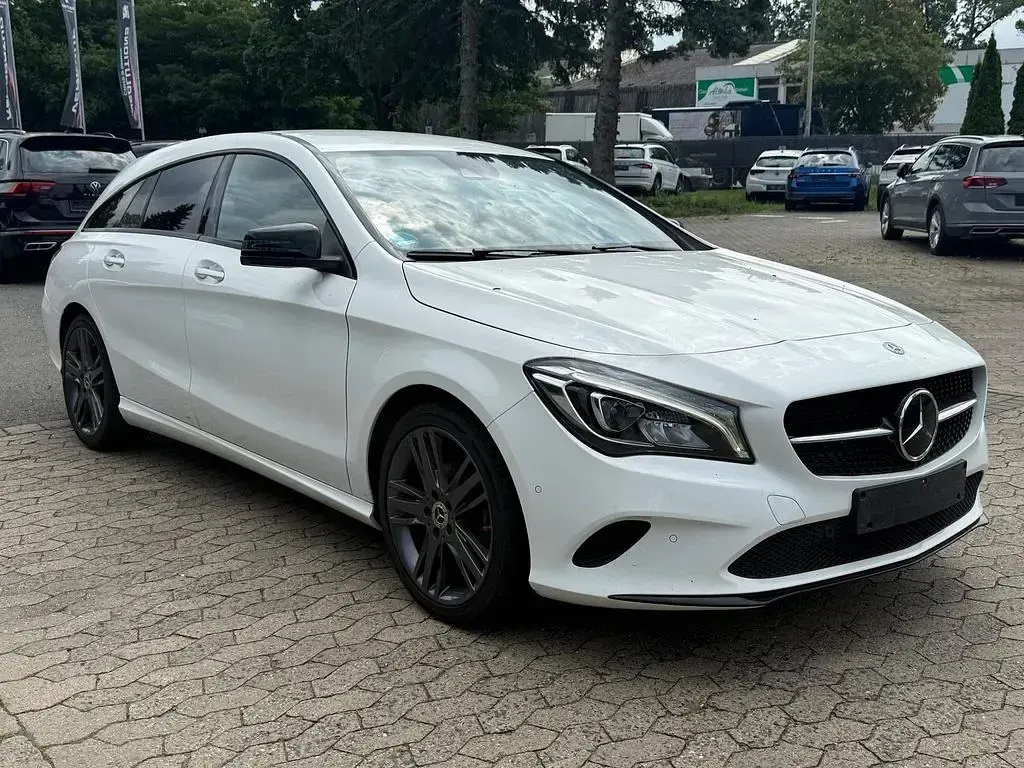 Gebraucht Mercedes CLA220 Shooting Brake 170 PS (125 kW) 2019 Weiß Kombi