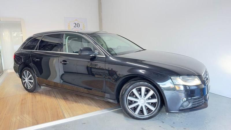 Gebraucht Audi A4 Attraction 160 PS (117 kW) 2010 Schwarz Kombi