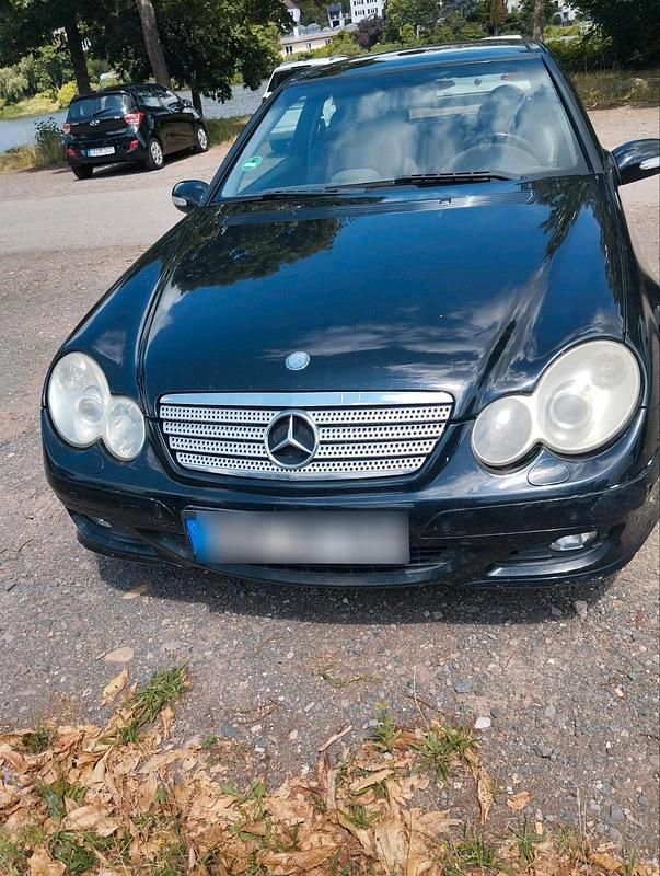 Schwarz Gebraucht 2005 Mercedes C200 Coupé | 985 € (Fairer Preis) - Bild 1/4