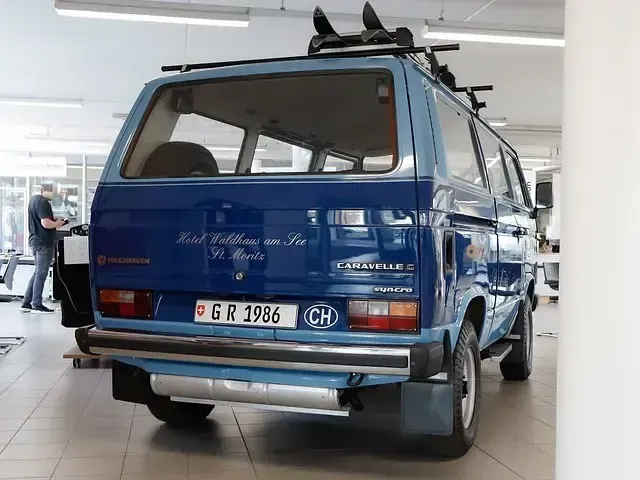 Gebraucht VW Caravelle 77 PS (56 kW) 1986 Mediumblau/ultramarinblau Van / Kleinbus