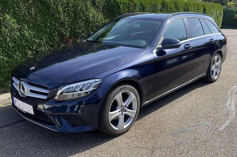 Dunkelblau Gebraucht 2019 Mercedes C180 Avantgarde Kombi | 15.900 € (Superpreis) - Bild 1/4