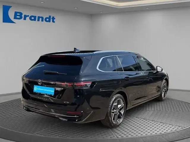 Gebraucht VW Passat Elegance 150 PS (110 kW) 2024 Schwarz Kombi