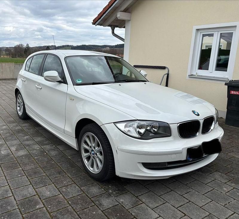 Gebraucht BMW 116 122 PS (89 kW) 2010 Weiß Kleinwagen