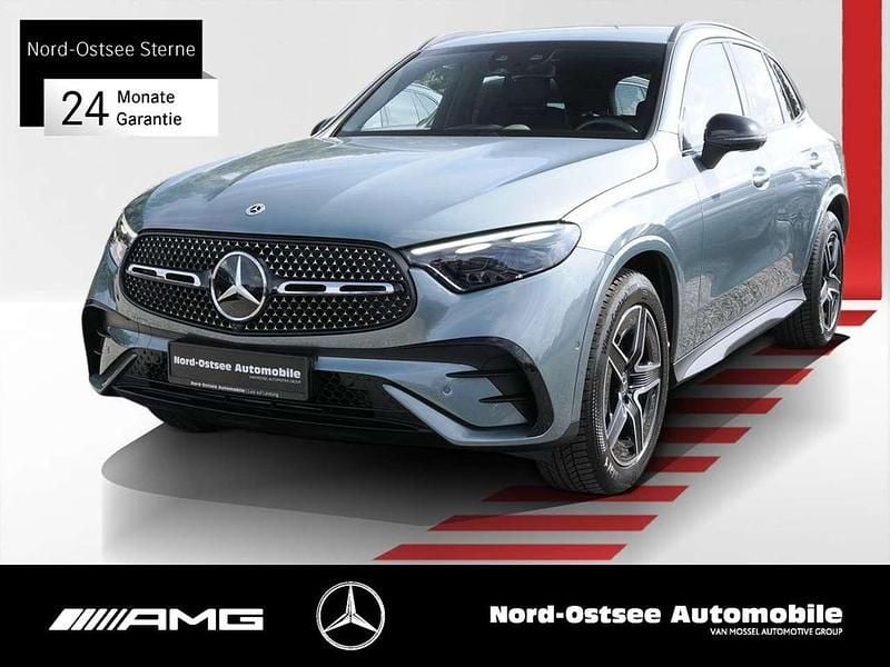 Metalliclack verdesilber Gebraucht 2024 Mercedes GLC220 AMG SUV | 54.690 € (Superpreis) - Bild 1/4