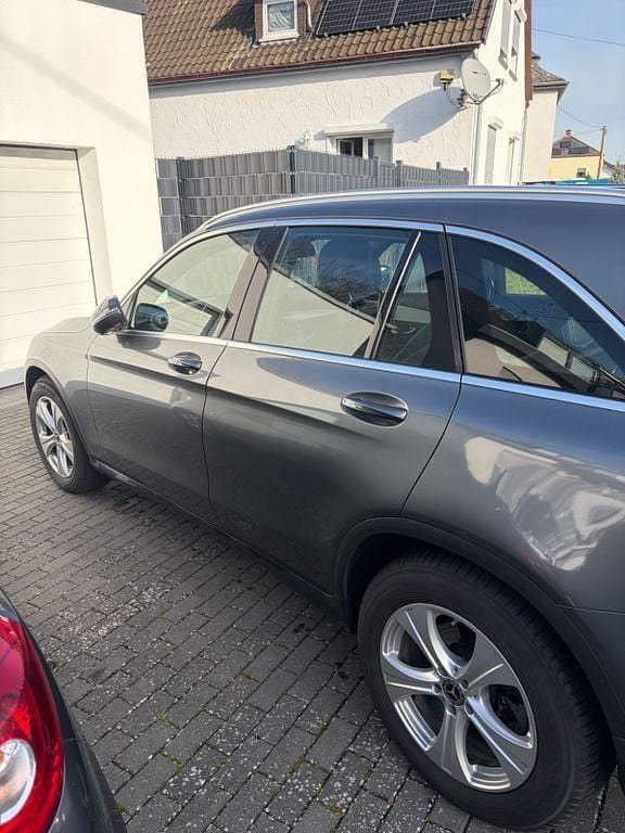 Gebraucht Mercedes GLC250 211 PS (155 kW) 2018 Grau SUV