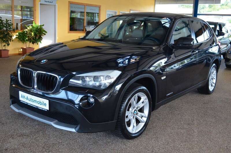 Schwarz Gebraucht 2011 BMW X1 Sport Line SUV | 11.880 € (Teuer) - Bild 1/4
