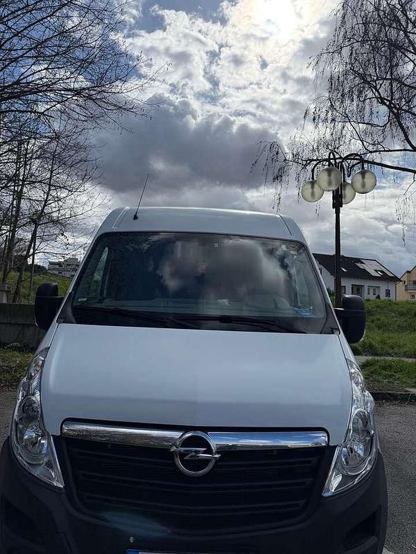 Gebraucht Opel Movano 131 PS (96 kW) 2017 Weiß Van / Kleinbus