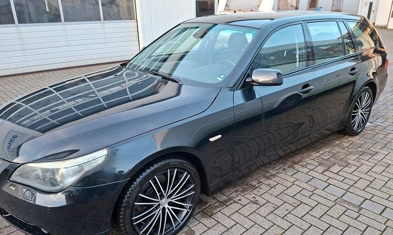Gebraucht BMW 525 177 PS (130 kW) 2006 Schwarz Kombi