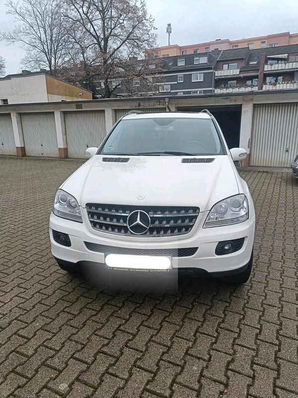 Gebraucht Mercedes ML350 272 PS (200 kW) 2006 Weiß SUV