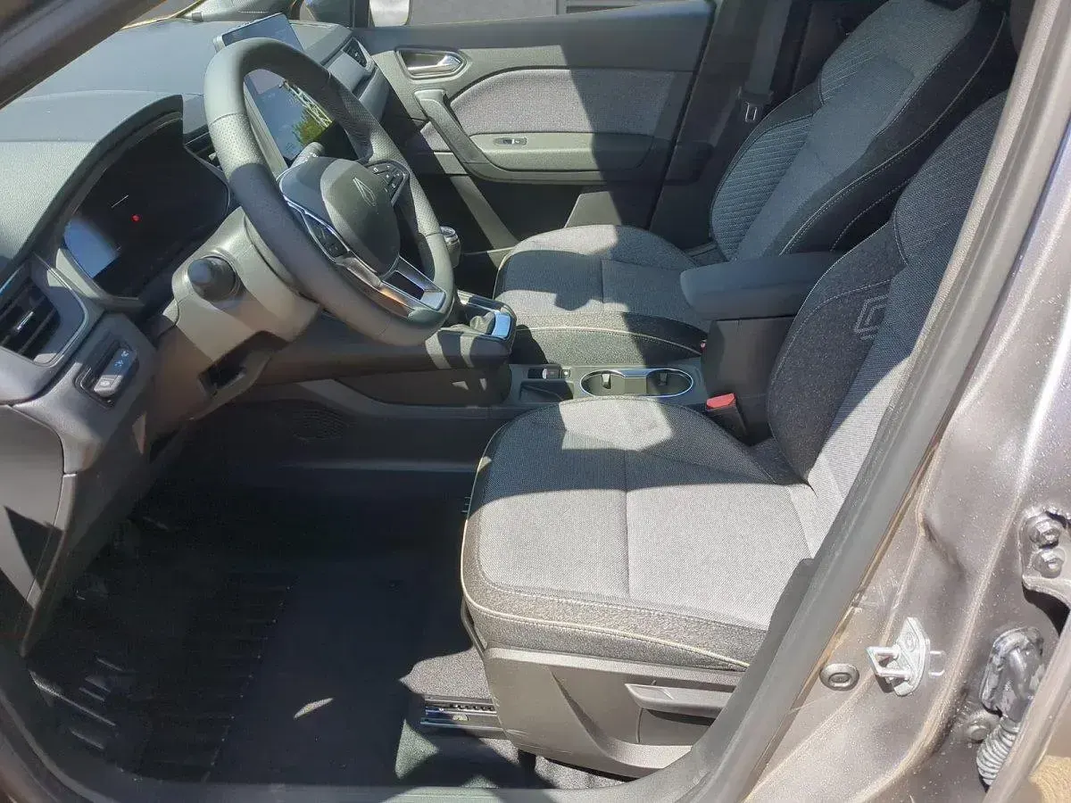 Neu Renault Captur Techno 140 PS (102 kW) 2026 Stahlgrau + blackpearlschwarz SUV