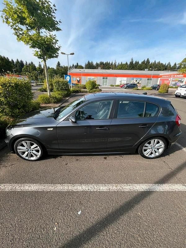 Grau Gebraucht 2005 BMW 116 Kleinwagen | 4.300 € (Fairer Preis) - Bild 1/4