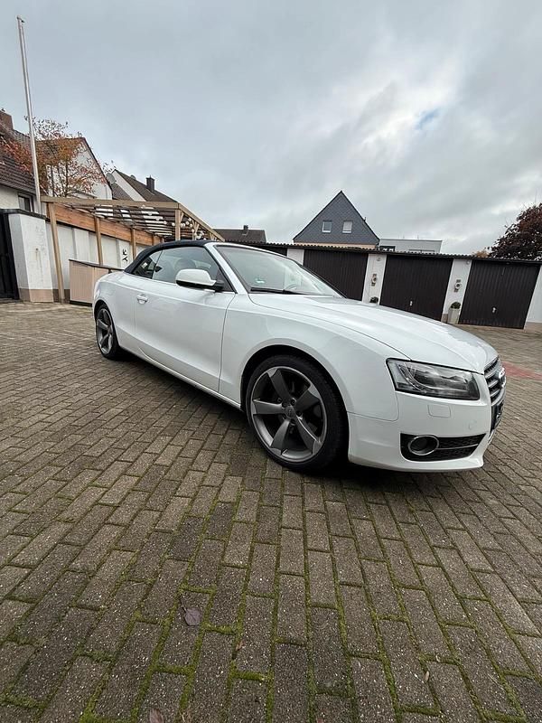 Weiß Gebraucht 2009 Audi A5 Cabriolet Cabrio | 7.900 € (Guter Preis) - Bild 1/4