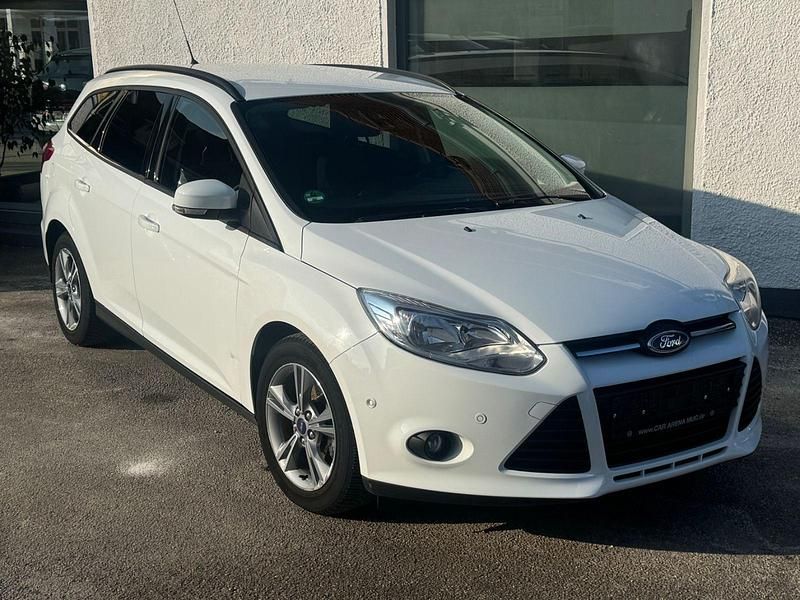 Weiß Gebraucht 2014 Ford Focus SYNC Edition Kombi | 5.990 € (Fairer Preis) - Bild 1/4