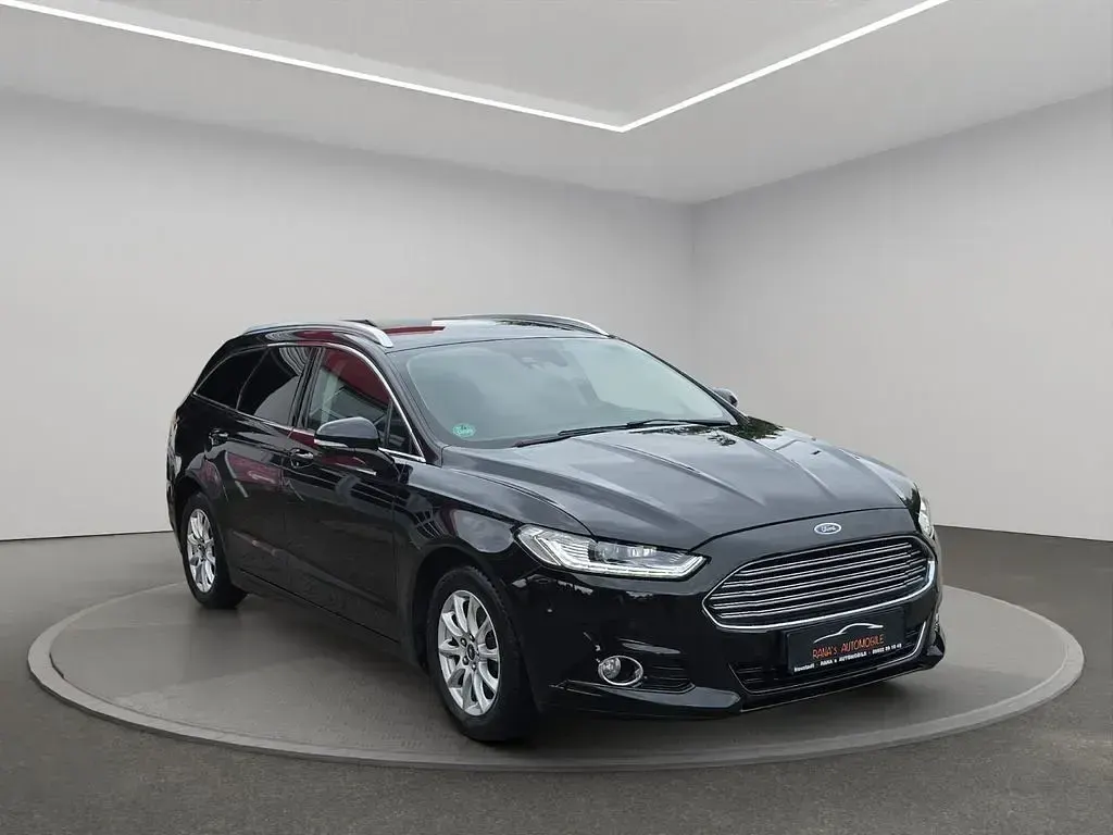 Gebraucht Ford Mondeo Titanium 160 PS (117 kW) 2015 Schwarz Limousine