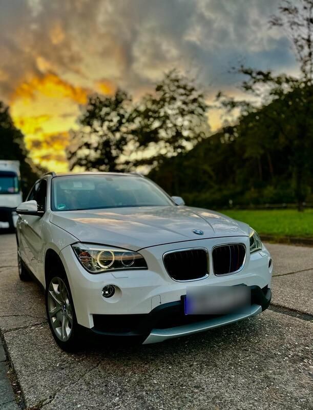 Weiß Gebraucht 2012 BMW X1 SUV | 9.500 € - Bild 1/4