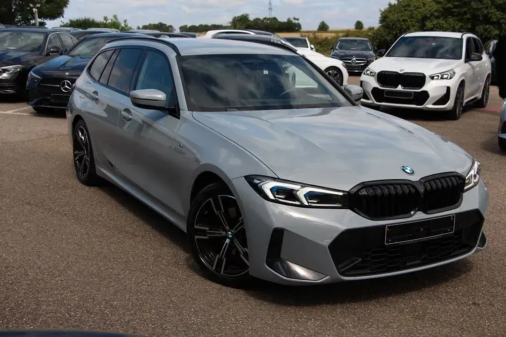 Gebraucht BMW 320 M Sport 190 PS (139 kW) 2024 Grau Kombi