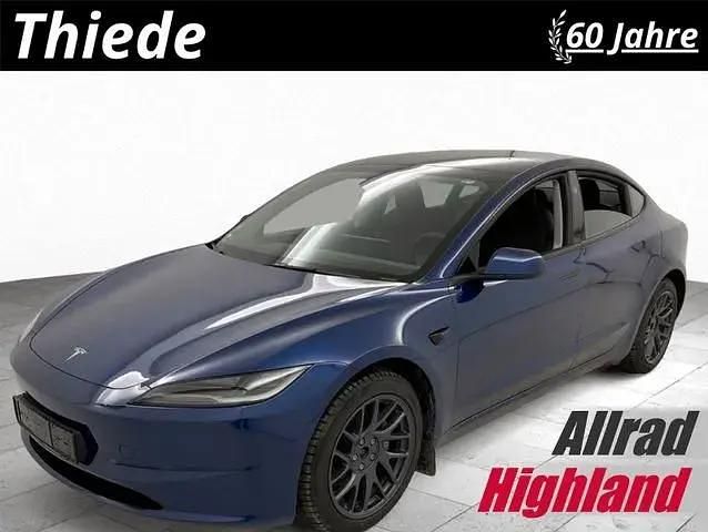 Second-hand Tesla Model 3 366 kW (498 CP) 2024 Albastru Berlinǎ