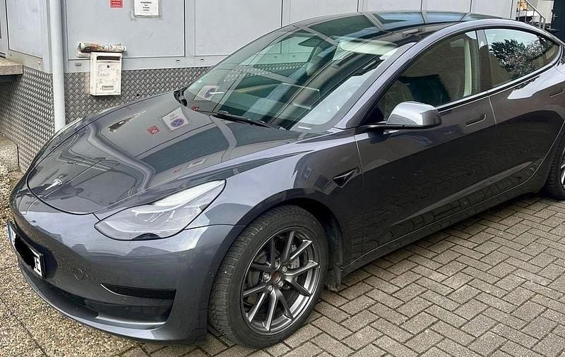 Gebraucht Tesla Model 3 Standard Range Plus 225 kW (306 PS) 2021 Grau Limousine