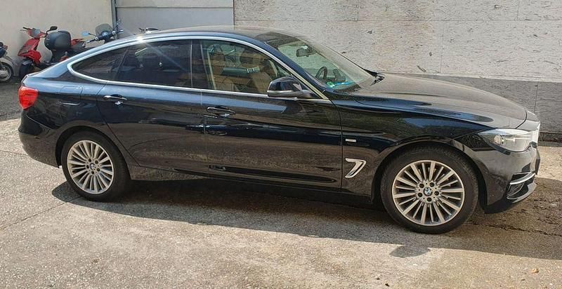 Schwarz Gebraucht 2013 BMW 320 Gran Turismo Luxury Line Limousine | 9.600 € (Fairer Preis) - Bild 1/4