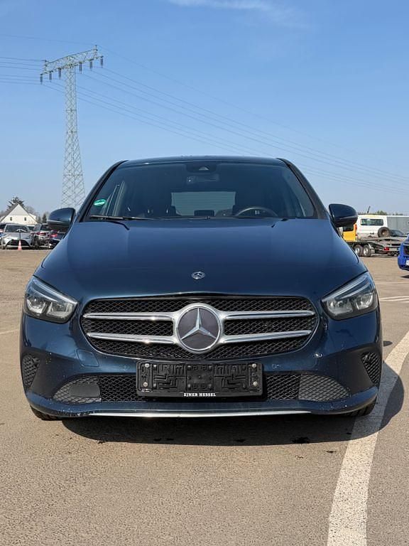 Gebraucht Mercedes 220 190 PS (139 kW) 2019 Blau Limousine