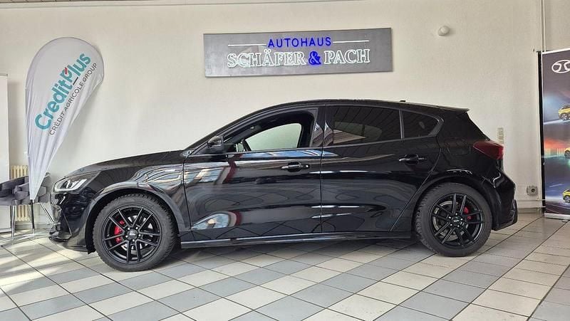 Gebraucht Ford Focus ST-Line 125 PS (91 kW) 2022 Schwarz Limousine
