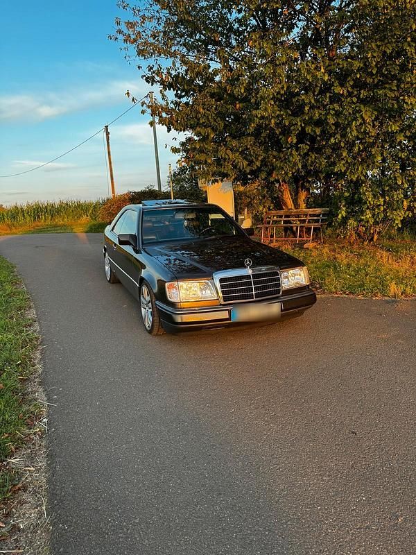 Second-hand Mercedes E300 180 CP (132 kW) 1992 Coupe