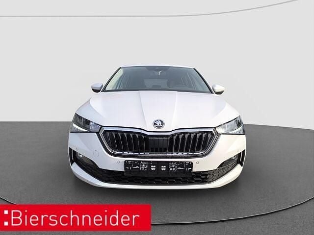 Gebraucht Skoda Scala Selection 95 PS (69 kW) 2024 Weiss Kleinwagen