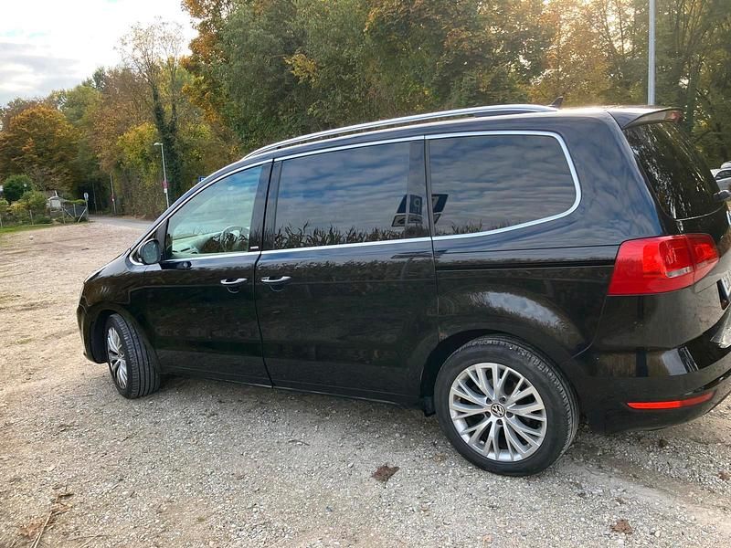 Schwarz Gebraucht 2012 VW Sharan Van / Kleinbus | 10.990 € (Guter Preis) - Bild 1/4