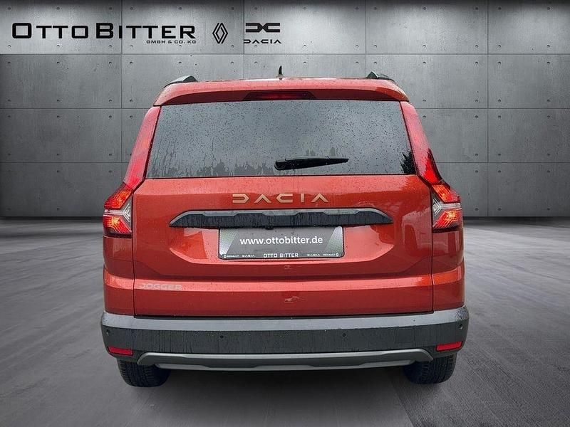 Neu Dacia Jogger Extreme 110 PS (80 kW) 2025 Terracottabraun Van / Kleinbus
